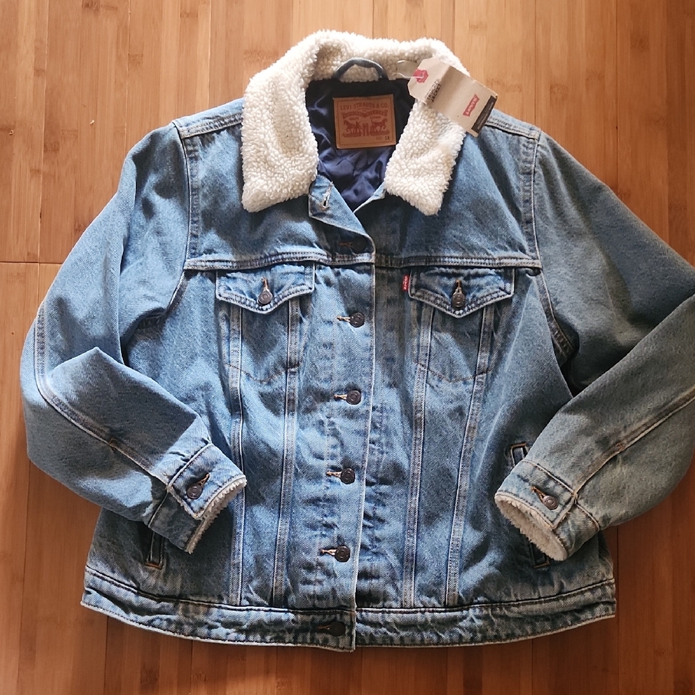 Levi's Light Blue Denim Jacket with Cream Sherpa Collar